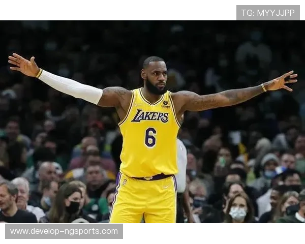 勒布朗再次缔造历史突破独行侠破纪录 领先榜单引领联盟风潮