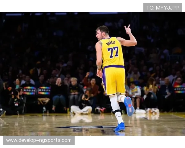 独行侠队最新动态：东契奇表现亮眼 球队迎接新挑战挑战季后赛