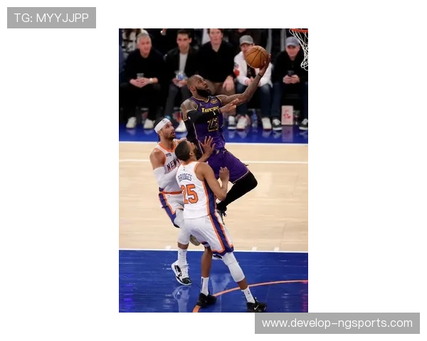 詹姆斯率湖人逆转取胜掀起季后赛争冠新高潮全场轰下三双震撼联盟