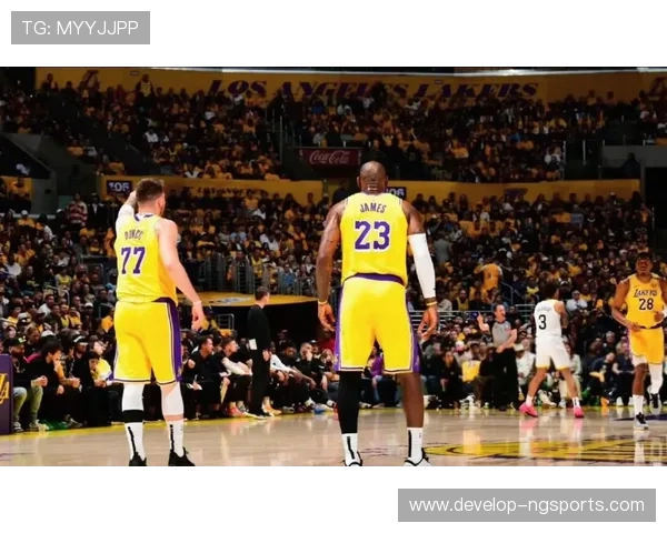 湖人锋线迎来新希望核心球员复出助力季后赛冲刺