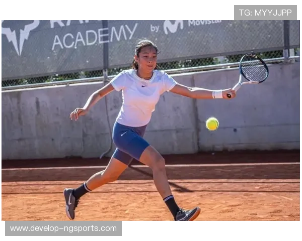 网球赛场风云再起新星崭露锋芒激战世界级赛事